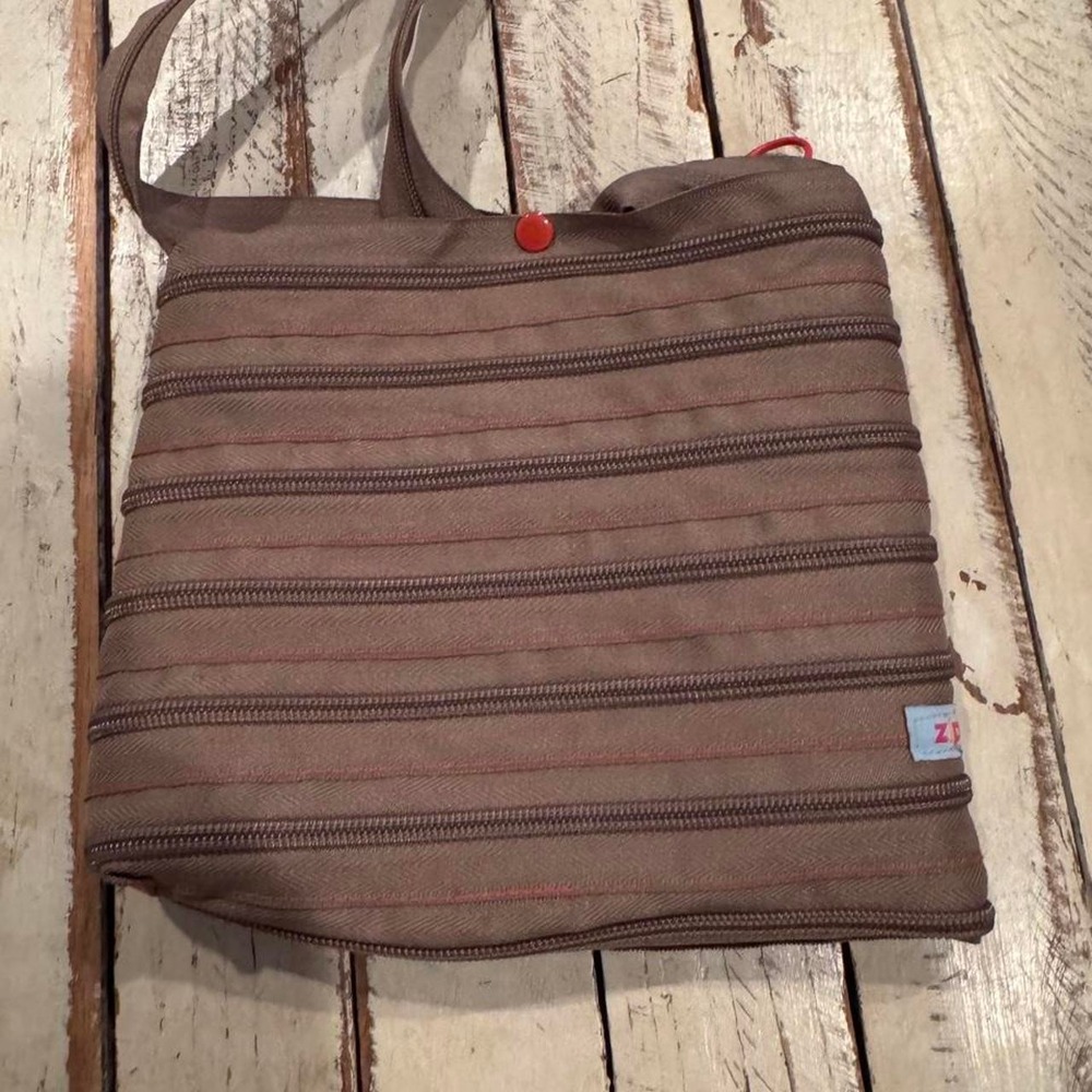 Zip-it Brown Continuous Zipper Shoulder Bag Tote with Red Hardware